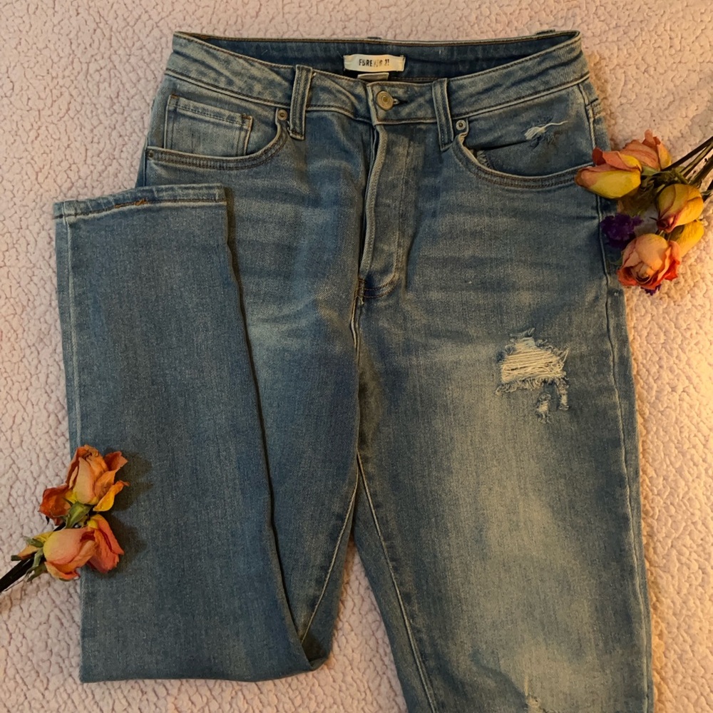 Forever 21 blue denim ripped mom jeans